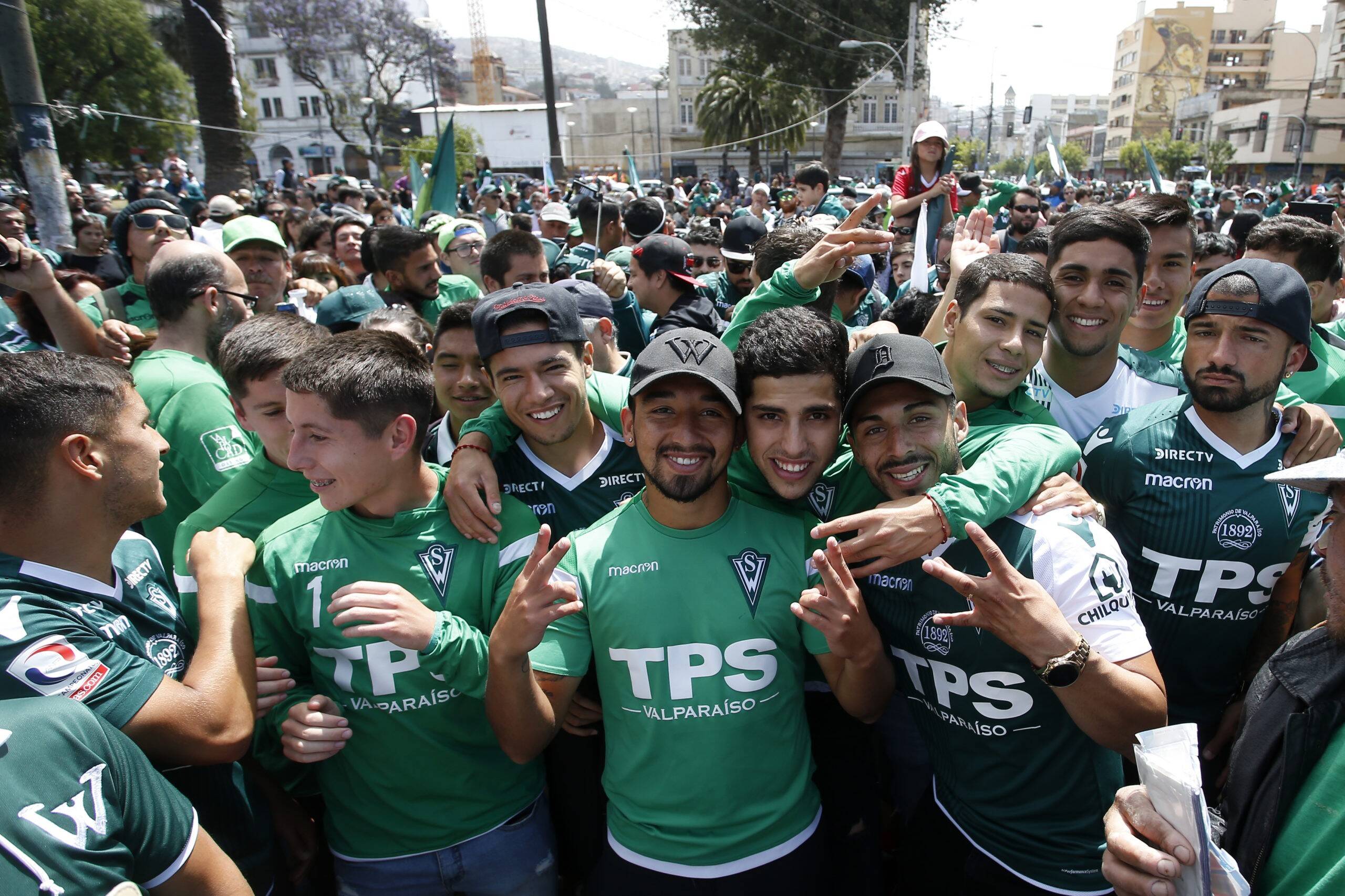 1d6bc7fa-santiago-wanderers-aton-scaled.jpg