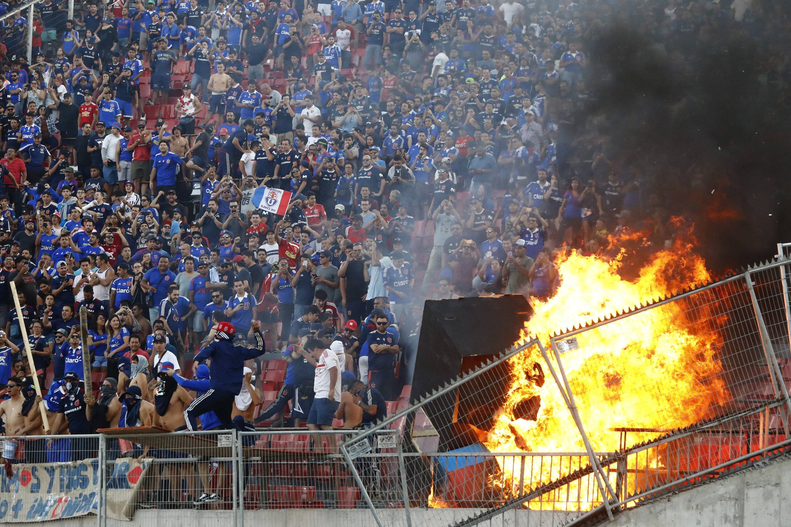 8e64458e-hinchas-u-de-chile-aton-scaled.jpg
