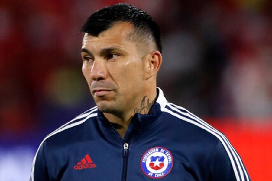 bb2b6145-gary-medel-aton.jpg