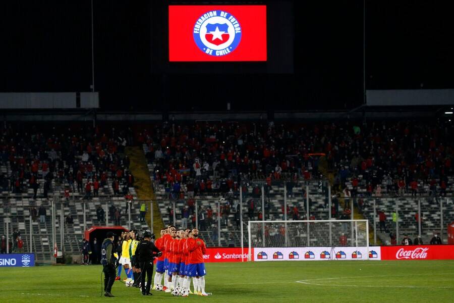 c3056160-la-roja-hinchas-selecció-chilena-aton.jpeg
