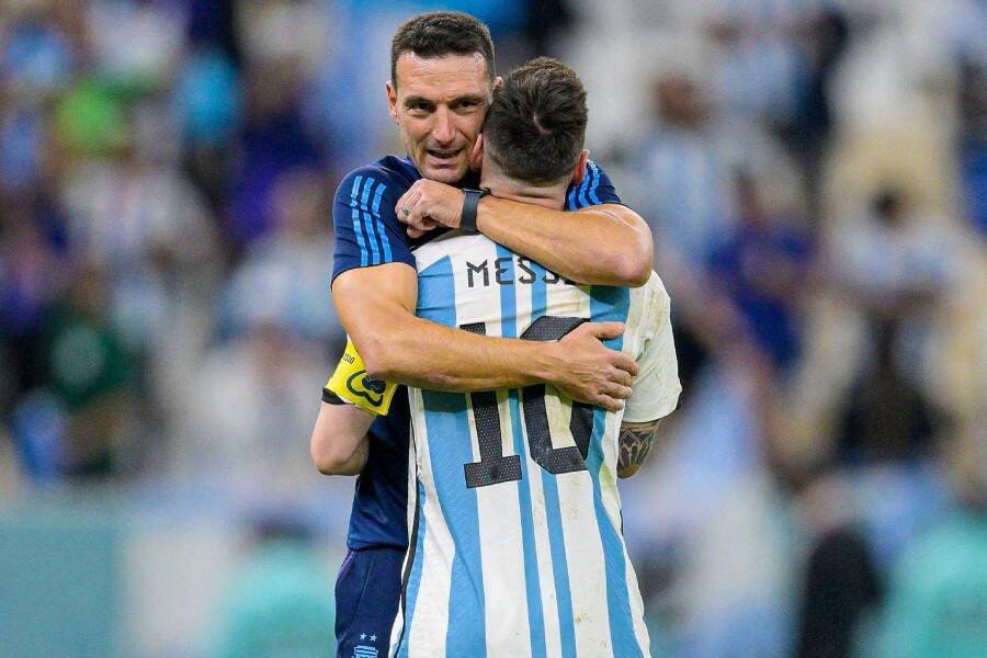 Scaloni-Messi.jpg