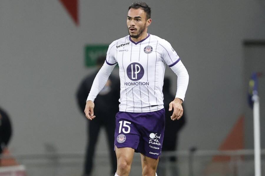 Suazo-DT-Toulouse.jpg
